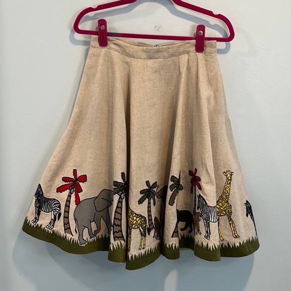 Alice + Olivia natural linen embroidered animals skirt 4 - Picture 2 of 4